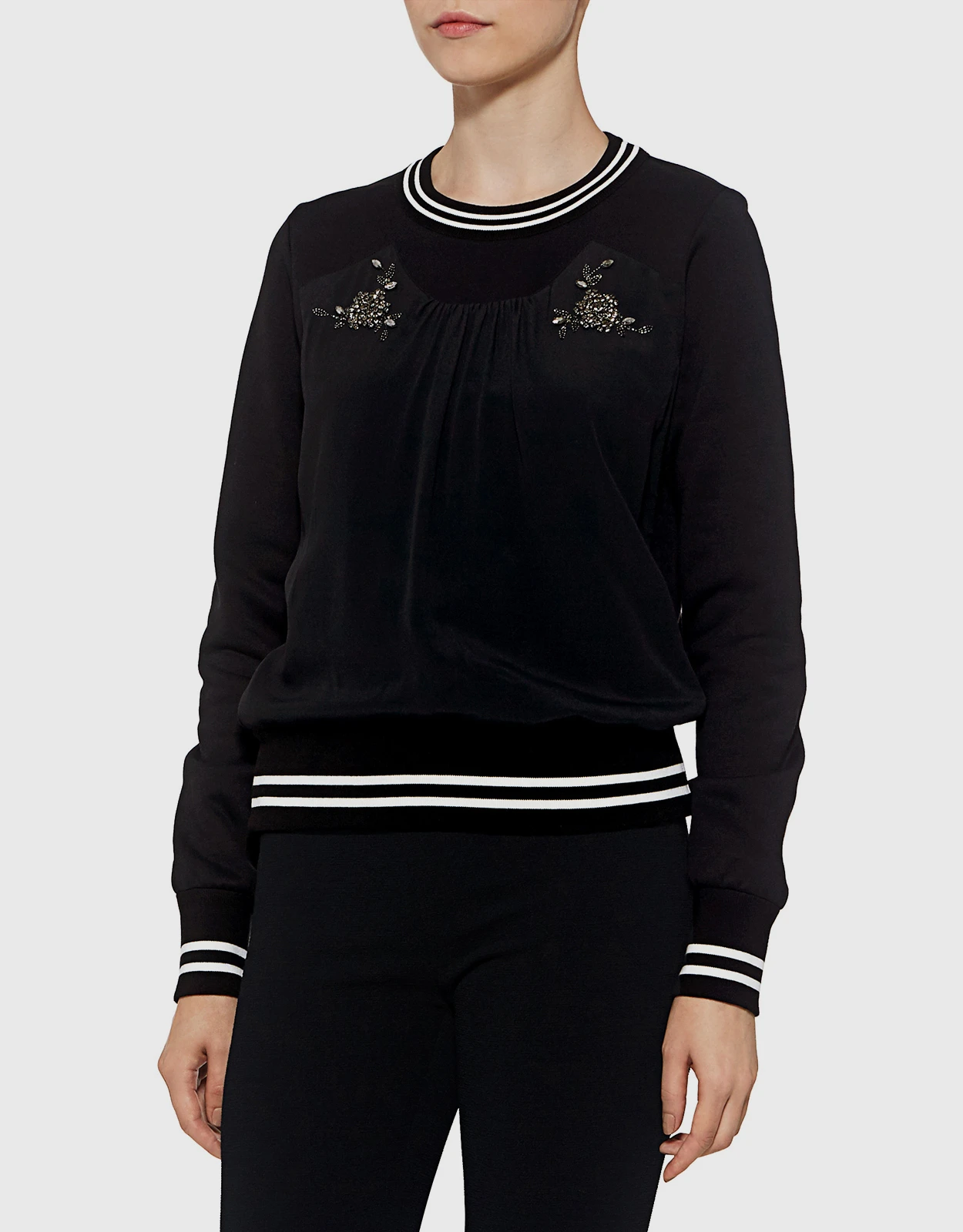 No.21 Flower Embellished Pleat Detail Sweatshirt 5 No.21 Flower Embellished Pleat Detail Sweatshirt - Image 3