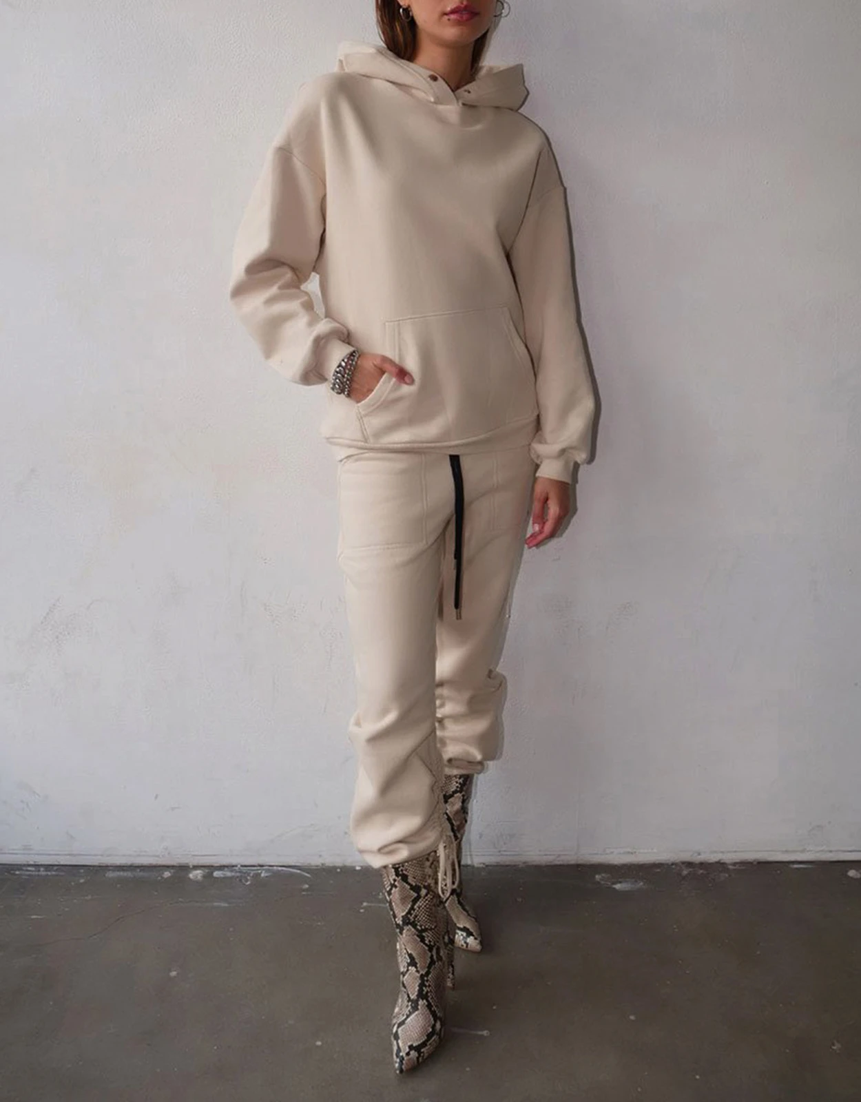 The Range Brushed Contra Terry Snap Hoodie 5 The Range Brushed Contra Terry Snap Hoodie - Image 3